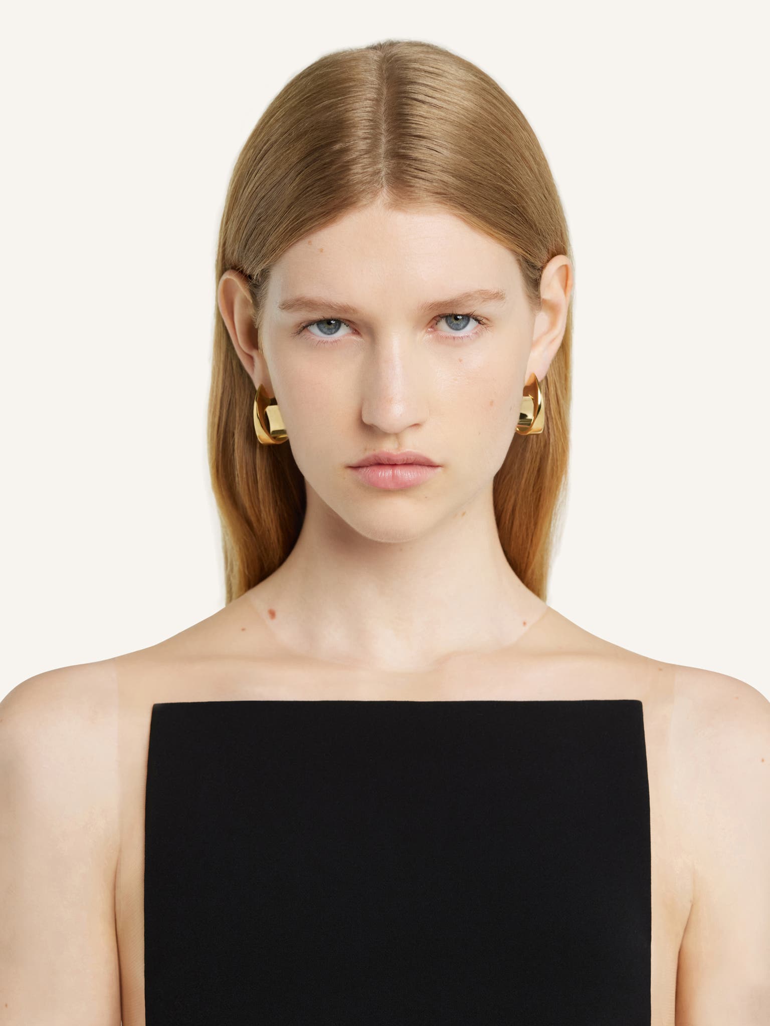 ONE CURVED EARRINGS
