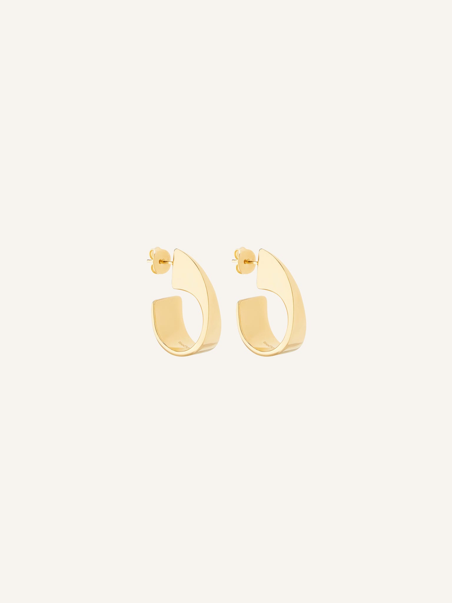 ONE CURVED EARRINGS
