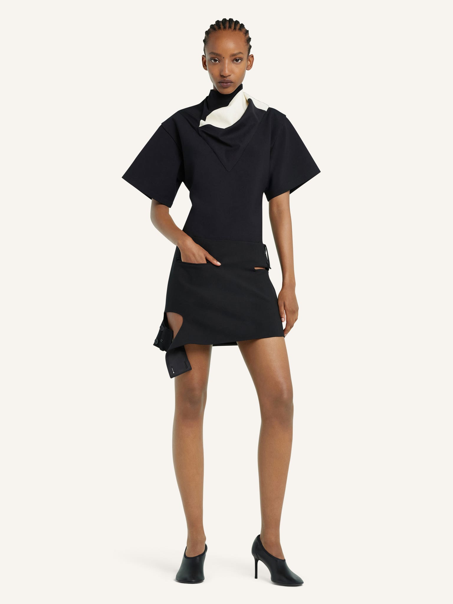 CUT-OUT MINI SKIRT