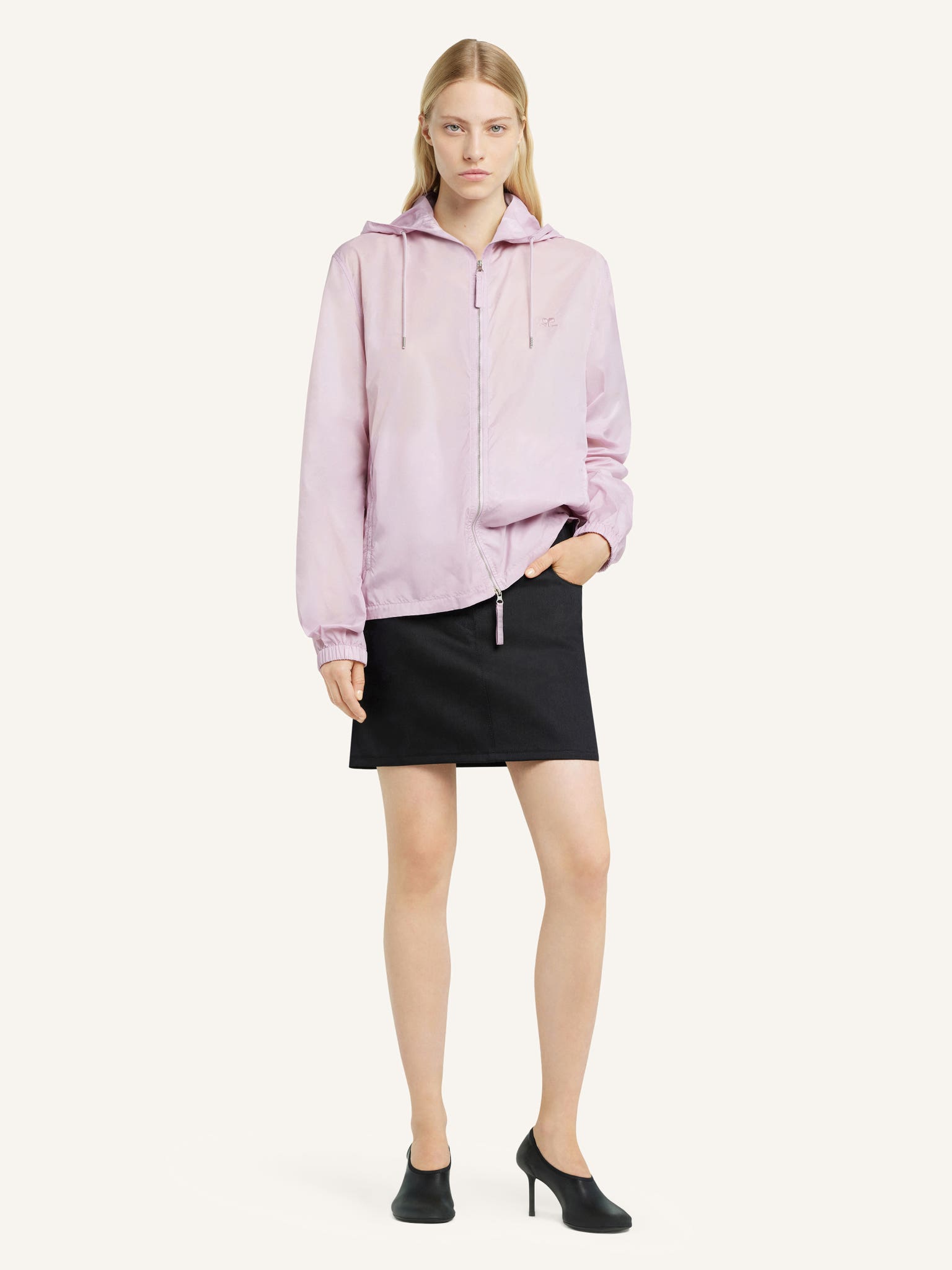 HOODED WINDBREAKER
