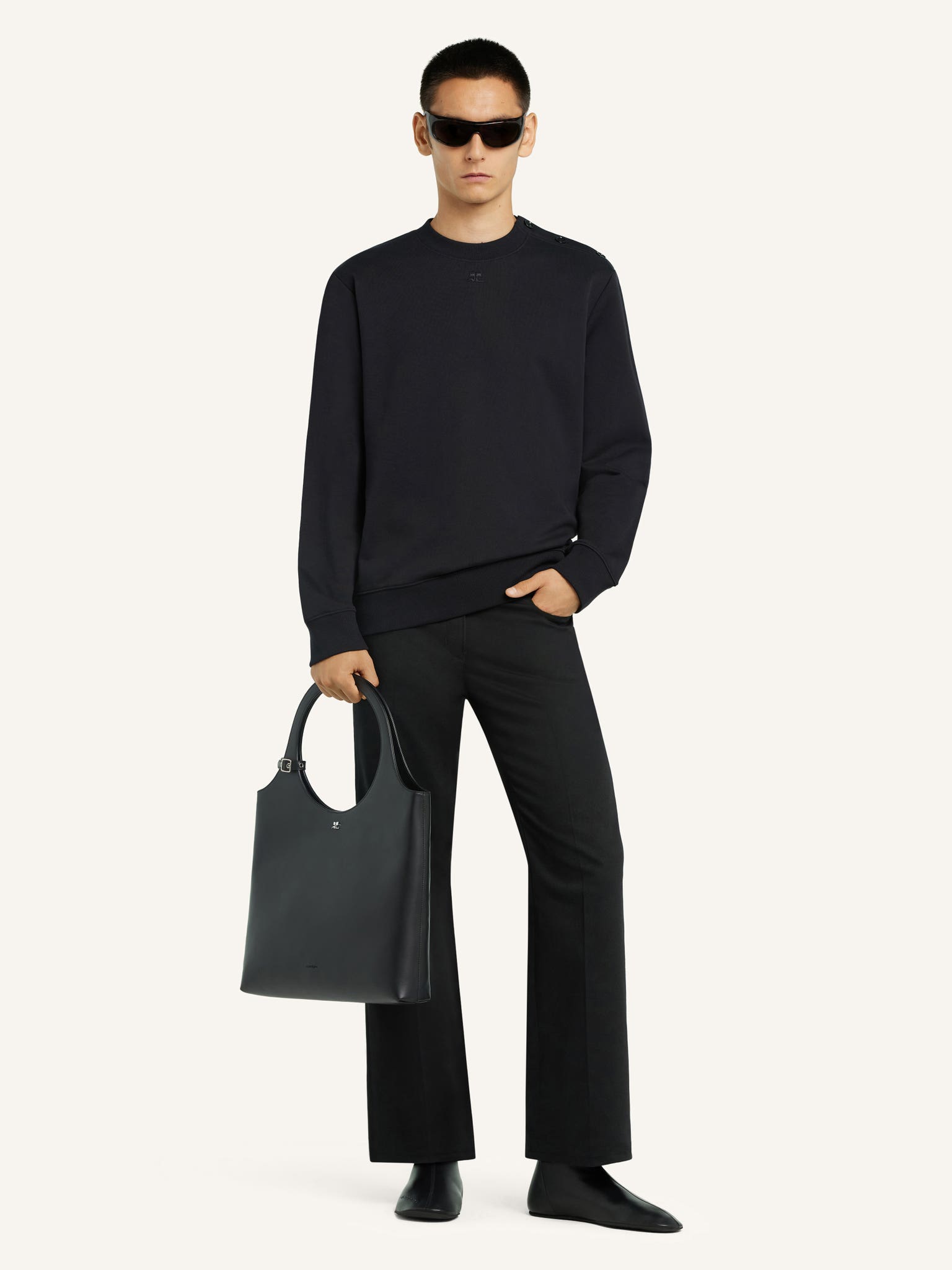 PULL EN MOLLETON BOUTONNÉ À L'ÉPAULE