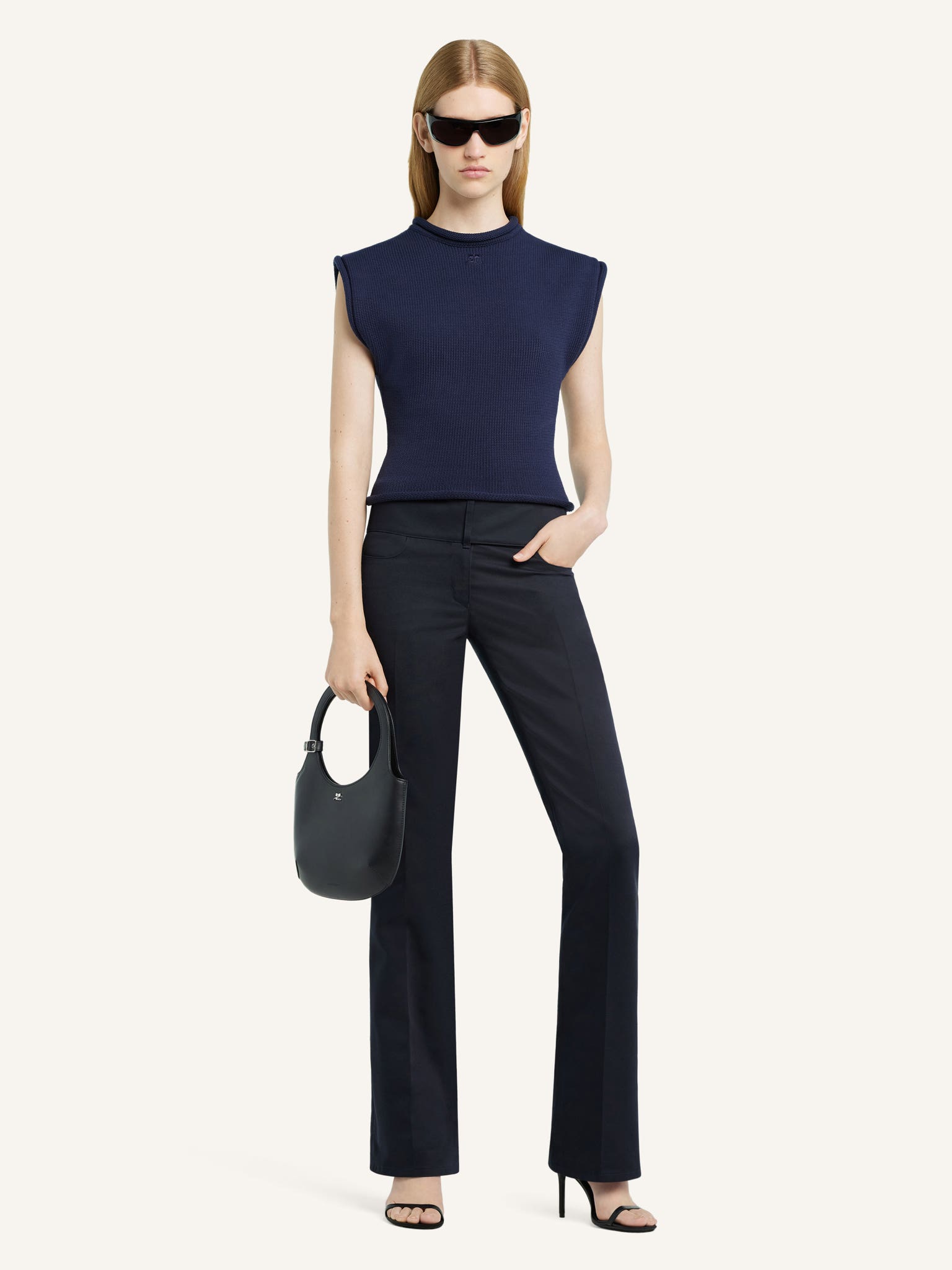 CROPPED SLEEVELES SWEATER