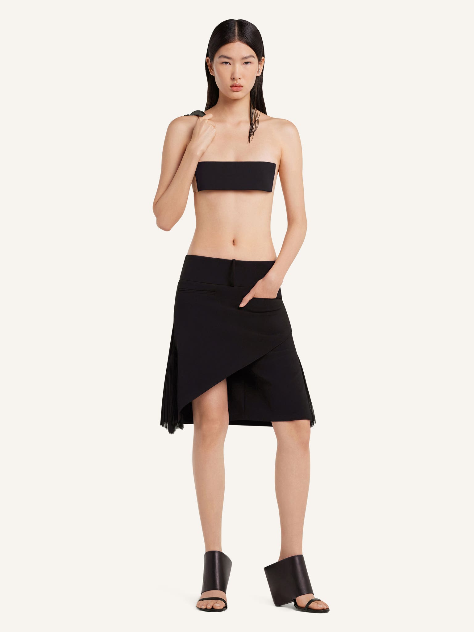 INFINITY PLEATS SKIRT