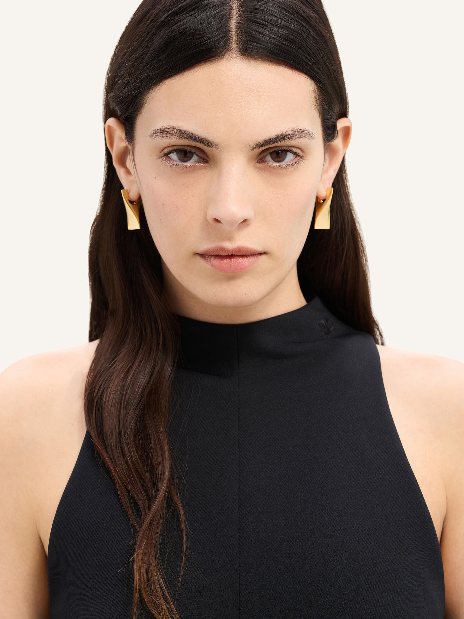 ONE BRASS EARRINGS