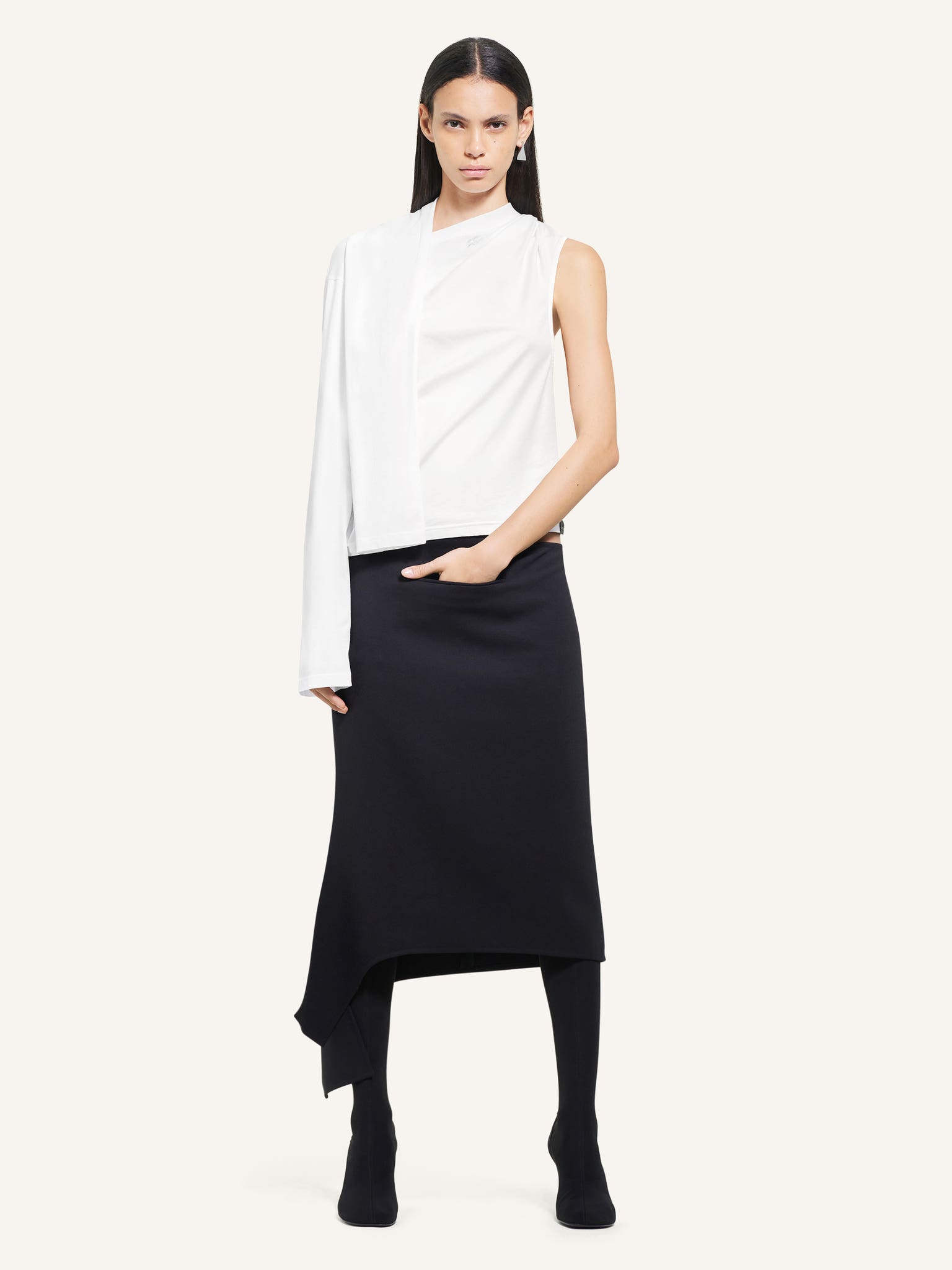 ASYMMETRIC OFF SHOULDER T-SHIRT