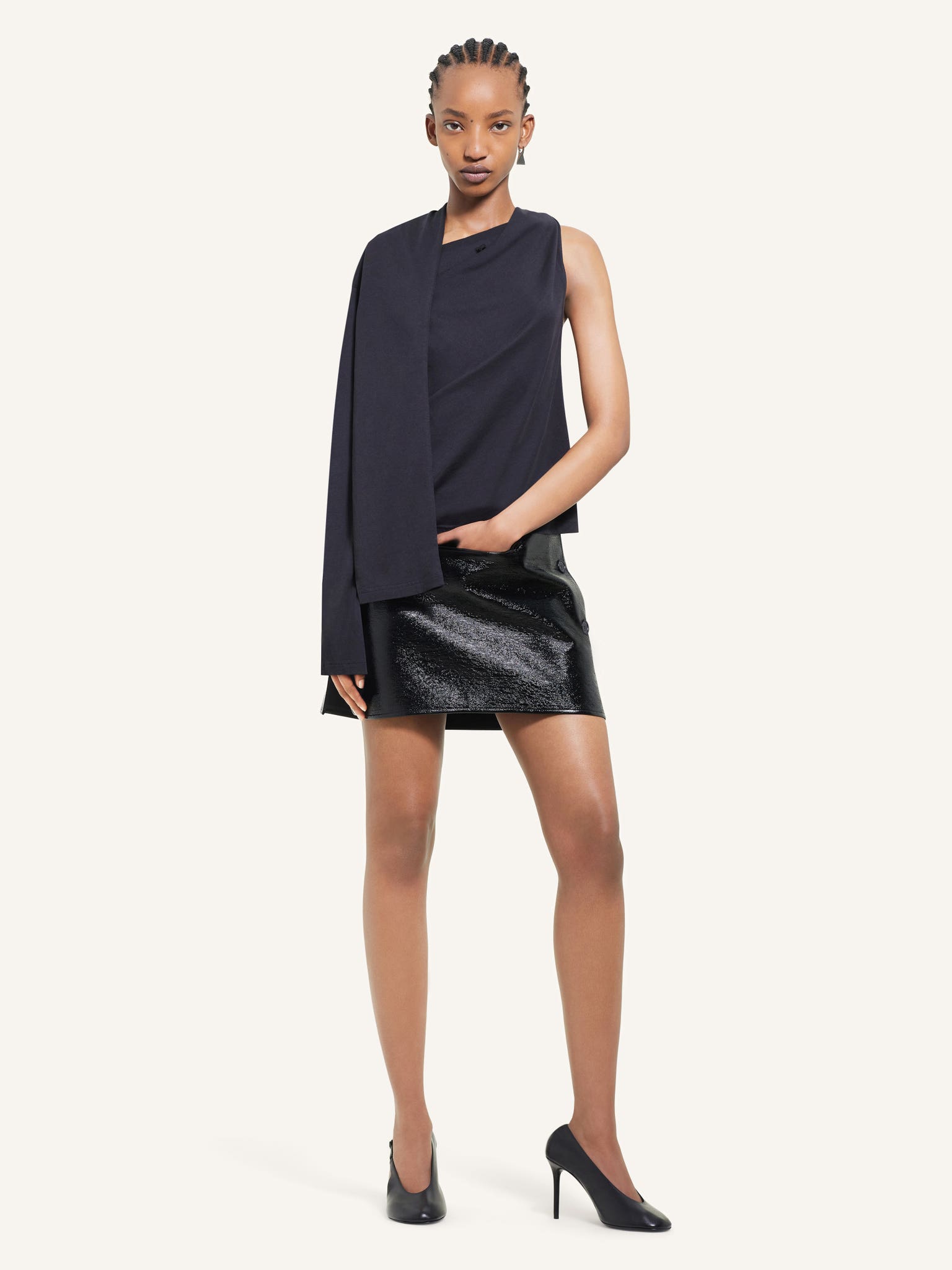 T-SHIRT ASYMÉTRIQUE OFF SHOULDER
